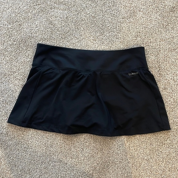 ADIDAS tennis/golf skirt - Picture 2 of 2